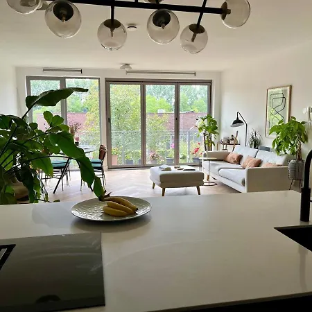 Spacious And Modern Amsterdam