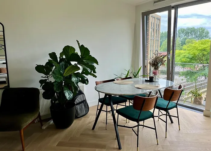 Spacious And Modern Apartamento